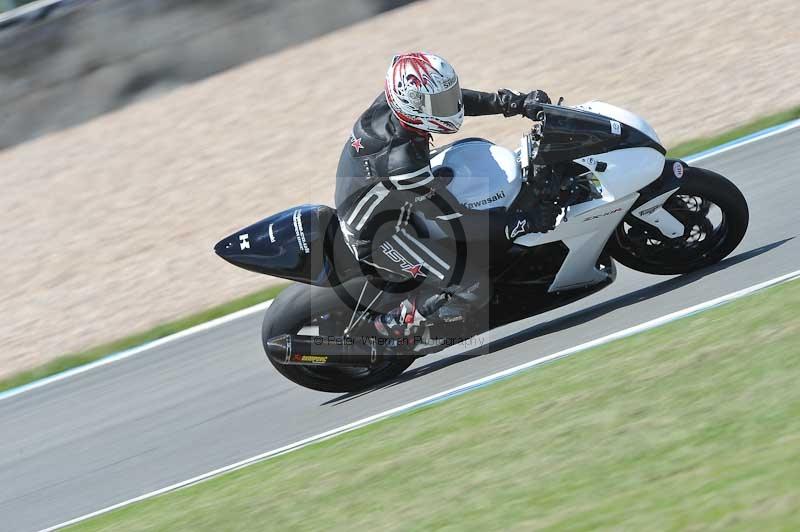 Motorcycle action photographs;donington;donington park leicestershire;donington photographs;event digital images;eventdigitalimages;no limits trackday;peter wileman photography;trackday;trackday digital images;trackday photos