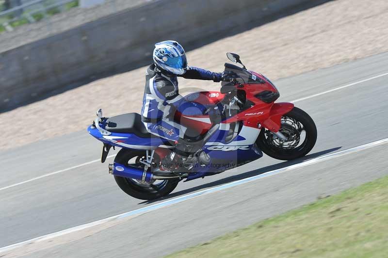 Motorcycle action photographs;donington;donington park leicestershire;donington photographs;event digital images;eventdigitalimages;no limits trackday;peter wileman photography;trackday;trackday digital images;trackday photos