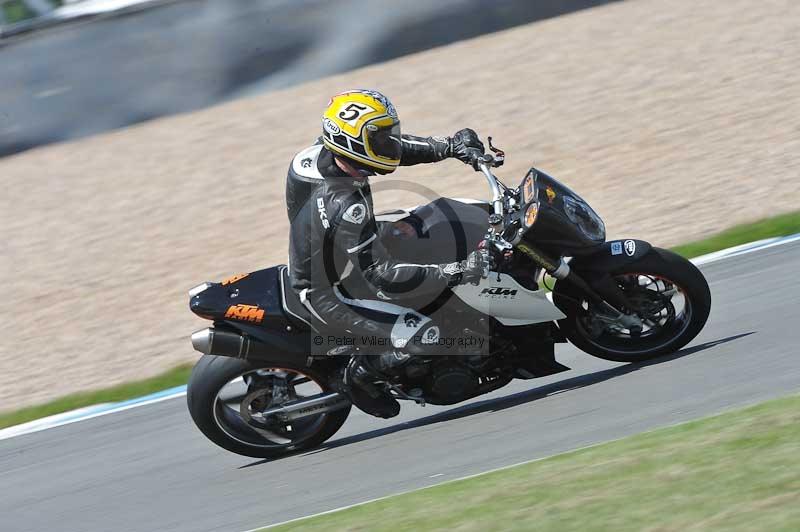 Motorcycle action photographs;donington;donington park leicestershire;donington photographs;event digital images;eventdigitalimages;no limits trackday;peter wileman photography;trackday;trackday digital images;trackday photos