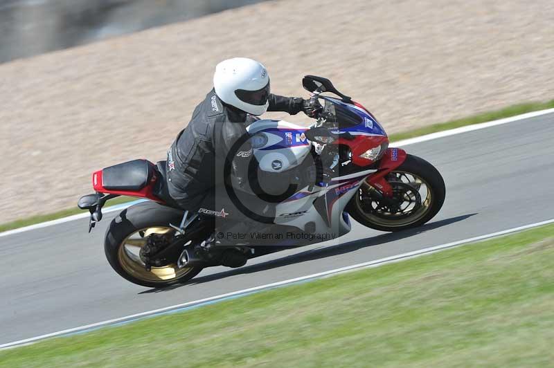 Motorcycle action photographs;donington;donington park leicestershire;donington photographs;event digital images;eventdigitalimages;no limits trackday;peter wileman photography;trackday;trackday digital images;trackday photos
