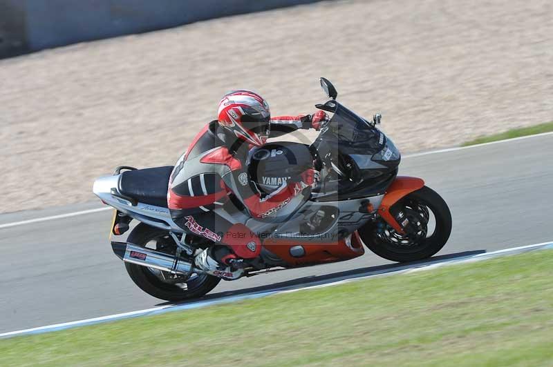 Motorcycle action photographs;donington;donington park leicestershire;donington photographs;event digital images;eventdigitalimages;no limits trackday;peter wileman photography;trackday;trackday digital images;trackday photos