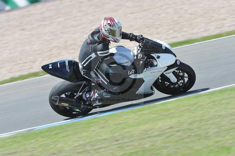 Motorcycle action photographs;donington;donington park leicestershire;donington photographs;event digital images;eventdigitalimages;no limits trackday;peter wileman photography;trackday;trackday digital images;trackday photos