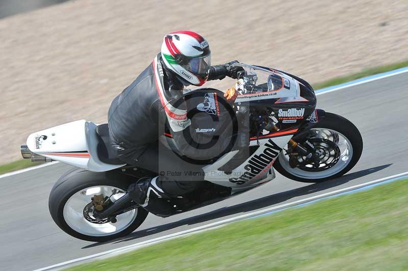 Motorcycle action photographs;donington;donington park leicestershire;donington photographs;event digital images;eventdigitalimages;no limits trackday;peter wileman photography;trackday;trackday digital images;trackday photos