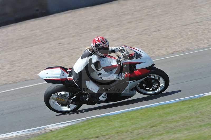 Motorcycle action photographs;donington;donington park leicestershire;donington photographs;event digital images;eventdigitalimages;no limits trackday;peter wileman photography;trackday;trackday digital images;trackday photos