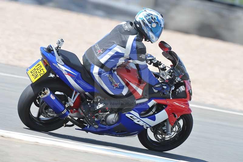 Motorcycle action photographs;donington;donington park leicestershire;donington photographs;event digital images;eventdigitalimages;no limits trackday;peter wileman photography;trackday;trackday digital images;trackday photos