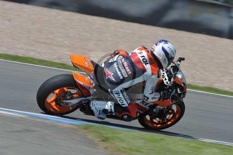 Motorcycle action photographs;donington;donington park leicestershire;donington photographs;event digital images;eventdigitalimages;no limits trackday;peter wileman photography;trackday;trackday digital images;trackday photos