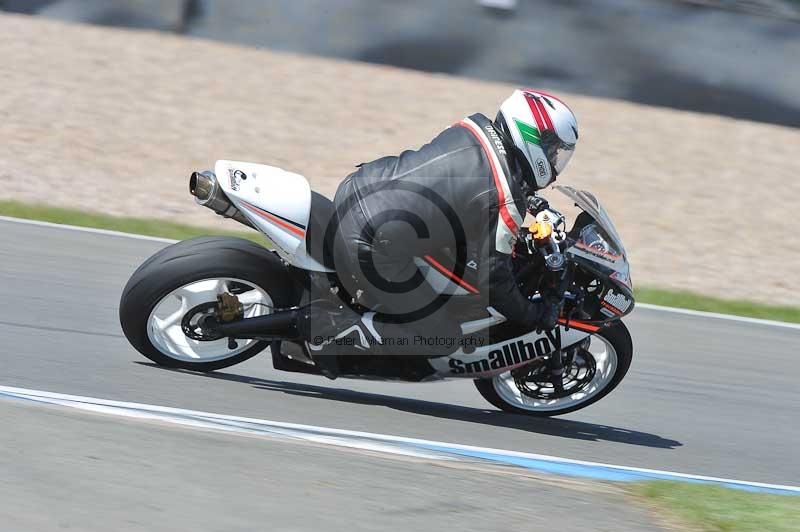 Motorcycle action photographs;donington;donington park leicestershire;donington photographs;event digital images;eventdigitalimages;no limits trackday;peter wileman photography;trackday;trackday digital images;trackday photos