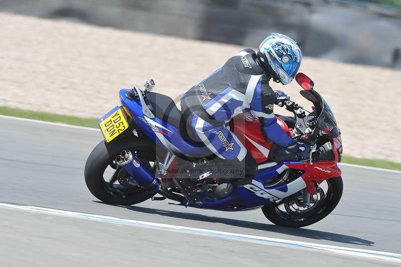 Motorcycle action photographs;donington;donington park leicestershire;donington photographs;event digital images;eventdigitalimages;no limits trackday;peter wileman photography;trackday;trackday digital images;trackday photos