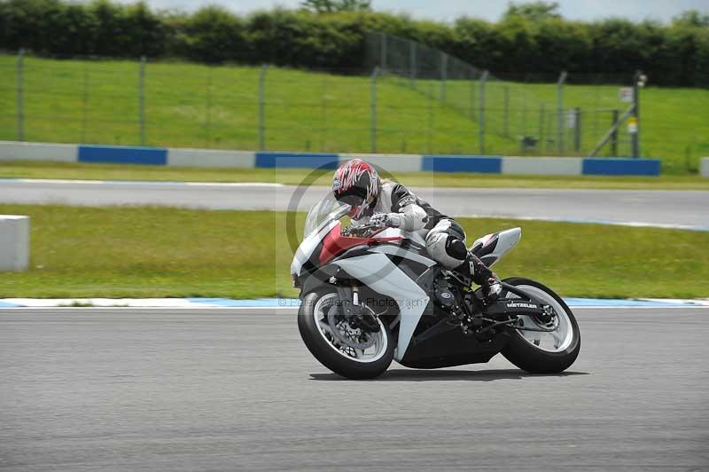 Motorcycle action photographs;donington;donington park leicestershire;donington photographs;event digital images;eventdigitalimages;no limits trackday;peter wileman photography;trackday;trackday digital images;trackday photos