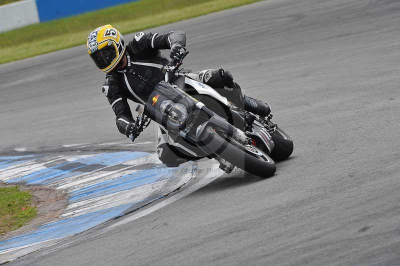 Motorcycle action photographs;donington;donington park leicestershire;donington photographs;event digital images;eventdigitalimages;no limits trackday;peter wileman photography;trackday;trackday digital images;trackday photos