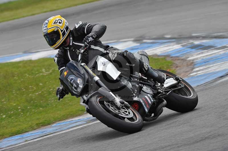 Motorcycle action photographs;donington;donington park leicestershire;donington photographs;event digital images;eventdigitalimages;no limits trackday;peter wileman photography;trackday;trackday digital images;trackday photos