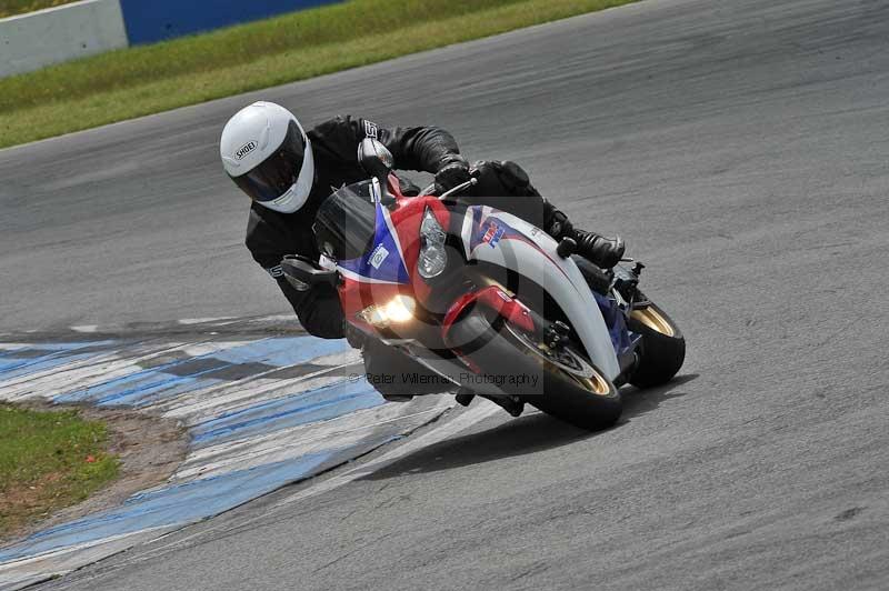 Motorcycle action photographs;donington;donington park leicestershire;donington photographs;event digital images;eventdigitalimages;no limits trackday;peter wileman photography;trackday;trackday digital images;trackday photos