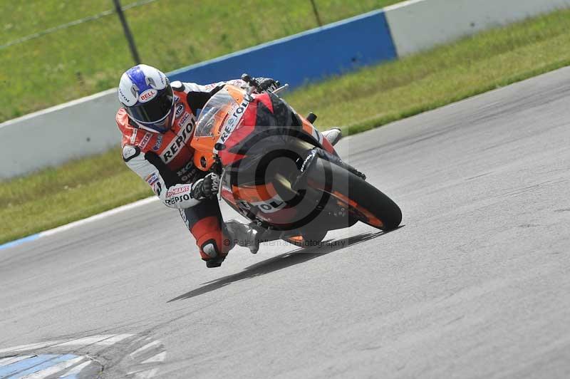 Motorcycle action photographs;donington;donington park leicestershire;donington photographs;event digital images;eventdigitalimages;no limits trackday;peter wileman photography;trackday;trackday digital images;trackday photos