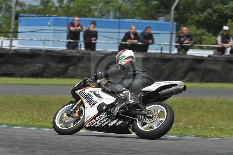 Motorcycle action photographs;donington;donington park leicestershire;donington photographs;event digital images;eventdigitalimages;no limits trackday;peter wileman photography;trackday;trackday digital images;trackday photos