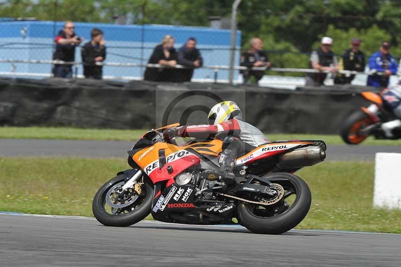 Motorcycle action photographs;donington;donington park leicestershire;donington photographs;event digital images;eventdigitalimages;no limits trackday;peter wileman photography;trackday;trackday digital images;trackday photos