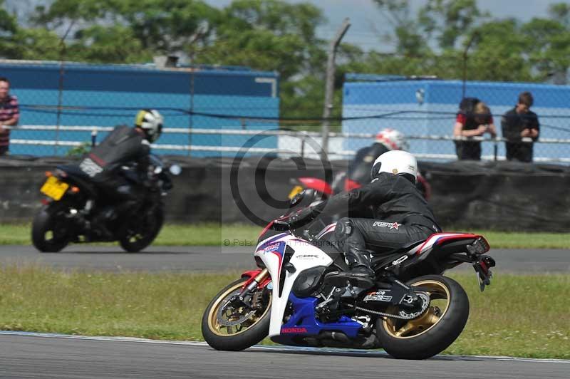 Motorcycle action photographs;donington;donington park leicestershire;donington photographs;event digital images;eventdigitalimages;no limits trackday;peter wileman photography;trackday;trackday digital images;trackday photos