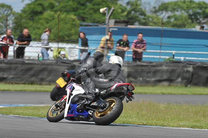 Motorcycle action photographs;donington;donington park leicestershire;donington photographs;event digital images;eventdigitalimages;no limits trackday;peter wileman photography;trackday;trackday digital images;trackday photos
