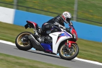 Motorcycle-action-photographs;donington;donington-park-leicestershire;donington-photographs;event-digital-images;eventdigitalimages;no-limits-trackday;peter-wileman-photography;trackday;trackday-digital-images;trackday-photos