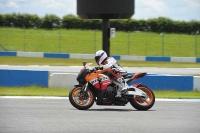 Motorcycle-action-photographs;donington;donington-park-leicestershire;donington-photographs;event-digital-images;eventdigitalimages;no-limits-trackday;peter-wileman-photography;trackday;trackday-digital-images;trackday-photos