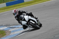 Motorcycle-action-photographs;donington;donington-park-leicestershire;donington-photographs;event-digital-images;eventdigitalimages;no-limits-trackday;peter-wileman-photography;trackday;trackday-digital-images;trackday-photos