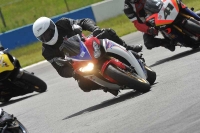 Motorcycle-action-photographs;donington;donington-park-leicestershire;donington-photographs;event-digital-images;eventdigitalimages;no-limits-trackday;peter-wileman-photography;trackday;trackday-digital-images;trackday-photos