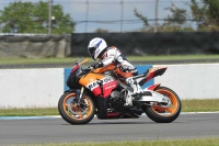 Motorcycle-action-photographs;donington;donington-park-leicestershire;donington-photographs;event-digital-images;eventdigitalimages;no-limits-trackday;peter-wileman-photography;trackday;trackday-digital-images;trackday-photos