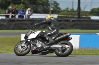 Motorcycle-action-photographs;donington;donington-park-leicestershire;donington-photographs;event-digital-images;eventdigitalimages;no-limits-trackday;peter-wileman-photography;trackday;trackday-digital-images;trackday-photos