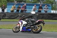 Motorcycle-action-photographs;donington;donington-park-leicestershire;donington-photographs;event-digital-images;eventdigitalimages;no-limits-trackday;peter-wileman-photography;trackday;trackday-digital-images;trackday-photos