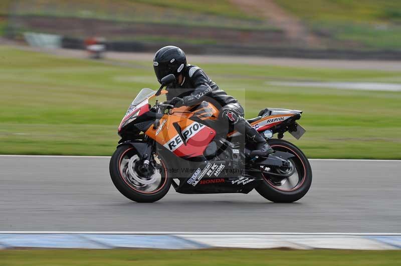 Motorcycle action photographs;donington;donington park leicestershire;donington photographs;event digital images;eventdigitalimages;no limits trackday;peter wileman photography;trackday;trackday digital images;trackday photos
