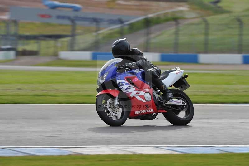 Motorcycle action photographs;donington;donington park leicestershire;donington photographs;event digital images;eventdigitalimages;no limits trackday;peter wileman photography;trackday;trackday digital images;trackday photos