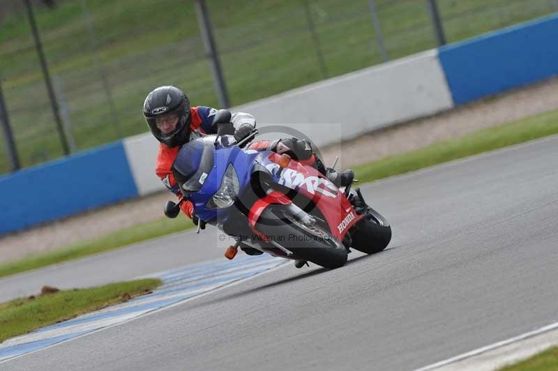 Motorcycle action photographs;donington;donington park leicestershire;donington photographs;event digital images;eventdigitalimages;no limits trackday;peter wileman photography;trackday;trackday digital images;trackday photos