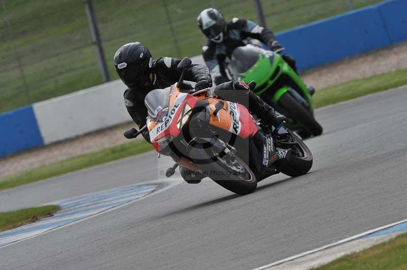 Motorcycle action photographs;donington;donington park leicestershire;donington photographs;event digital images;eventdigitalimages;no limits trackday;peter wileman photography;trackday;trackday digital images;trackday photos