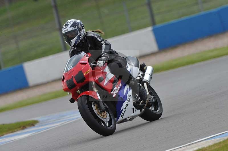 Motorcycle action photographs;donington;donington park leicestershire;donington photographs;event digital images;eventdigitalimages;no limits trackday;peter wileman photography;trackday;trackday digital images;trackday photos
