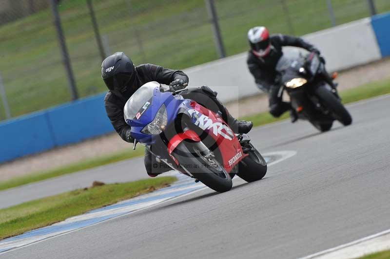 Motorcycle action photographs;donington;donington park leicestershire;donington photographs;event digital images;eventdigitalimages;no limits trackday;peter wileman photography;trackday;trackday digital images;trackday photos