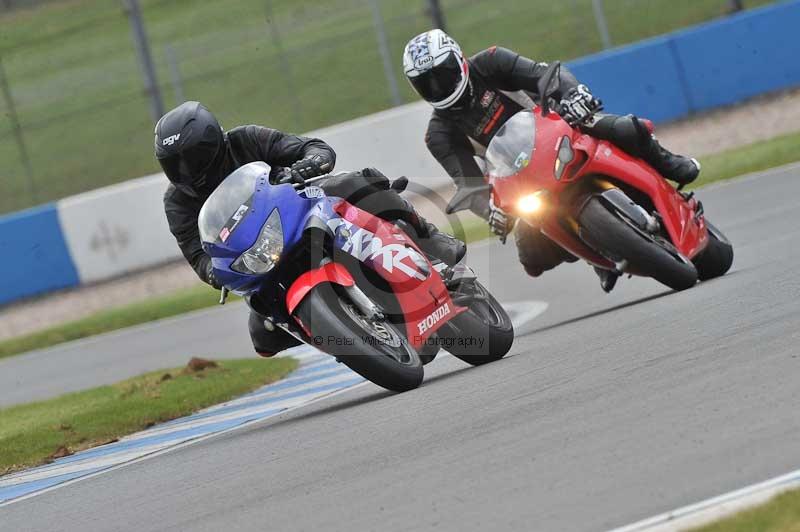 Motorcycle action photographs;donington;donington park leicestershire;donington photographs;event digital images;eventdigitalimages;no limits trackday;peter wileman photography;trackday;trackday digital images;trackday photos