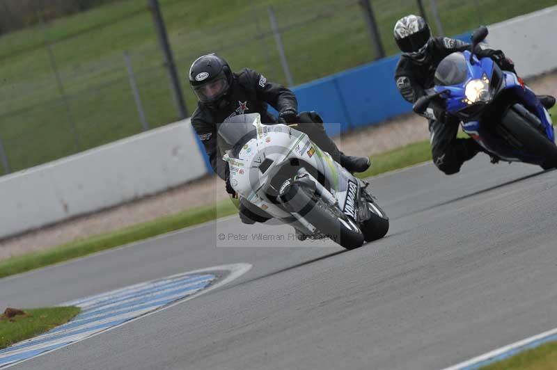 Motorcycle action photographs;donington;donington park leicestershire;donington photographs;event digital images;eventdigitalimages;no limits trackday;peter wileman photography;trackday;trackday digital images;trackday photos