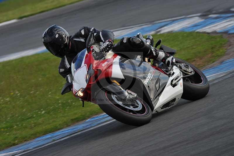 Motorcycle action photographs;donington;donington park leicestershire;donington photographs;event digital images;eventdigitalimages;no limits trackday;peter wileman photography;trackday;trackday digital images;trackday photos
