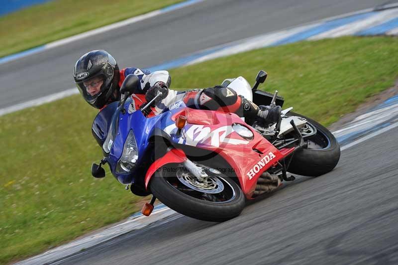 Motorcycle action photographs;donington;donington park leicestershire;donington photographs;event digital images;eventdigitalimages;no limits trackday;peter wileman photography;trackday;trackday digital images;trackday photos