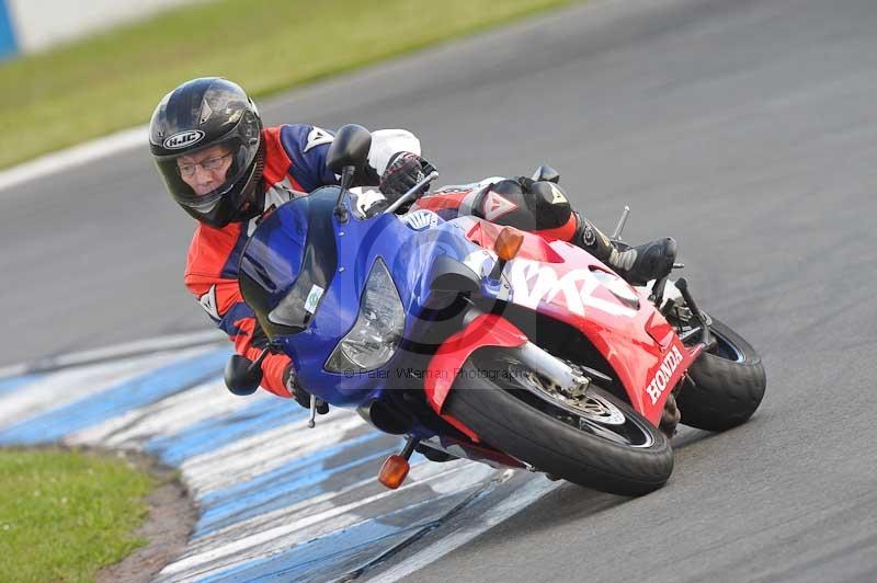 Motorcycle action photographs;donington;donington park leicestershire;donington photographs;event digital images;eventdigitalimages;no limits trackday;peter wileman photography;trackday;trackday digital images;trackday photos