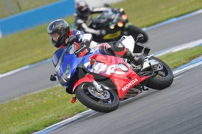 Motorcycle action photographs;donington;donington park leicestershire;donington photographs;event digital images;eventdigitalimages;no limits trackday;peter wileman photography;trackday;trackday digital images;trackday photos
