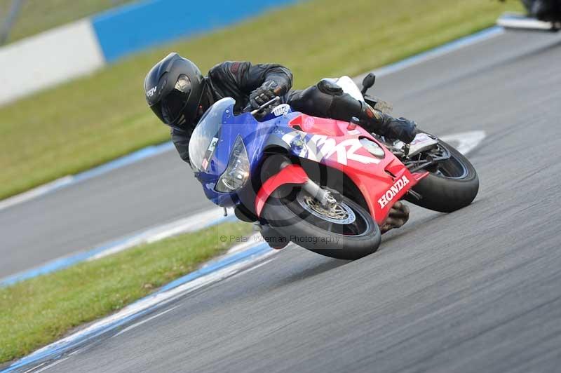 Motorcycle action photographs;donington;donington park leicestershire;donington photographs;event digital images;eventdigitalimages;no limits trackday;peter wileman photography;trackday;trackday digital images;trackday photos