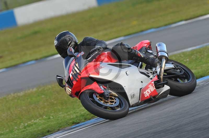 Motorcycle action photographs;donington;donington park leicestershire;donington photographs;event digital images;eventdigitalimages;no limits trackday;peter wileman photography;trackday;trackday digital images;trackday photos