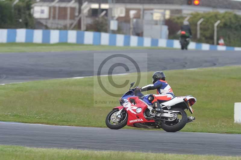 Motorcycle action photographs;donington;donington park leicestershire;donington photographs;event digital images;eventdigitalimages;no limits trackday;peter wileman photography;trackday;trackday digital images;trackday photos
