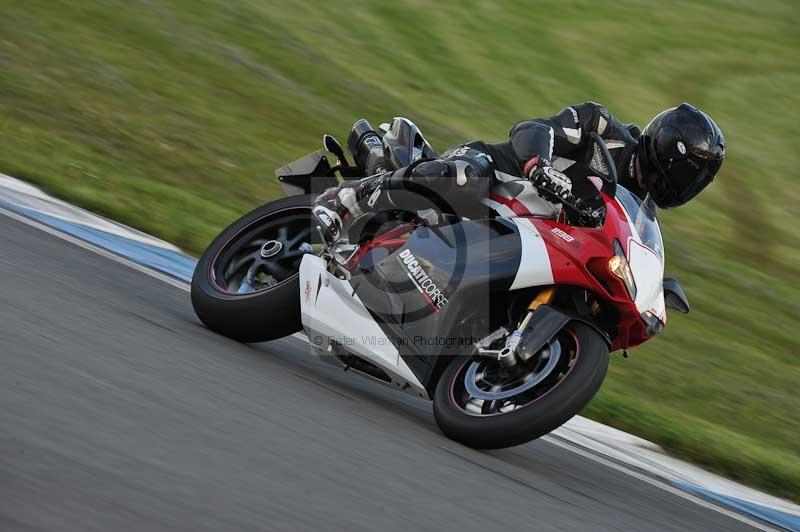 Motorcycle action photographs;donington;donington park leicestershire;donington photographs;event digital images;eventdigitalimages;no limits trackday;peter wileman photography;trackday;trackday digital images;trackday photos