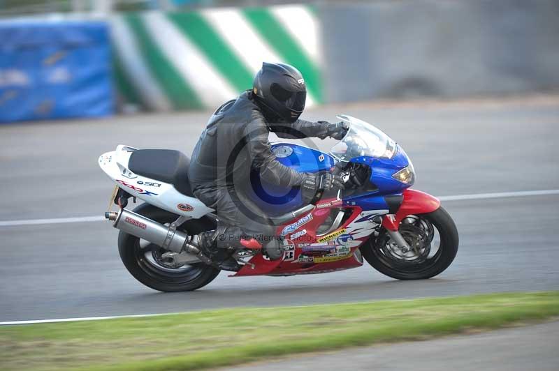 Motorcycle action photographs;donington;donington park leicestershire;donington photographs;event digital images;eventdigitalimages;no limits trackday;peter wileman photography;trackday;trackday digital images;trackday photos