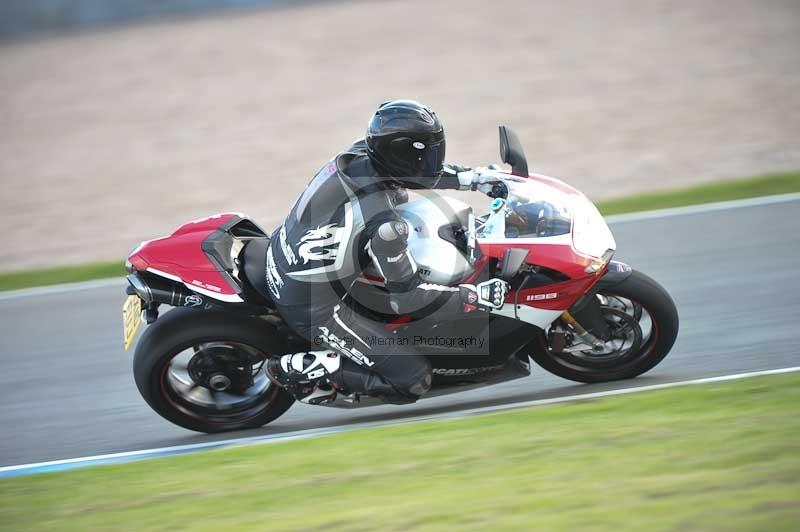 Motorcycle action photographs;donington;donington park leicestershire;donington photographs;event digital images;eventdigitalimages;no limits trackday;peter wileman photography;trackday;trackday digital images;trackday photos