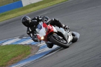 Motorcycle-action-photographs;donington;donington-park-leicestershire;donington-photographs;event-digital-images;eventdigitalimages;no-limits-trackday;peter-wileman-photography;trackday;trackday-digital-images;trackday-photos