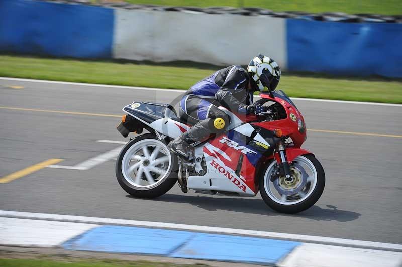 Motorcycle action photographs;donington;donington park leicestershire;donington photographs;event digital images;eventdigitalimages;no limits trackday;peter wileman photography;trackday;trackday digital images;trackday photos