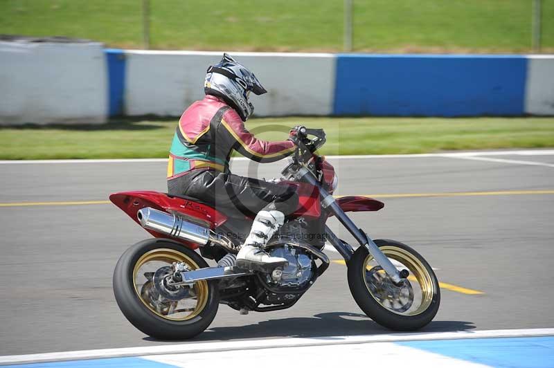 Motorcycle action photographs;donington;donington park leicestershire;donington photographs;event digital images;eventdigitalimages;no limits trackday;peter wileman photography;trackday;trackday digital images;trackday photos