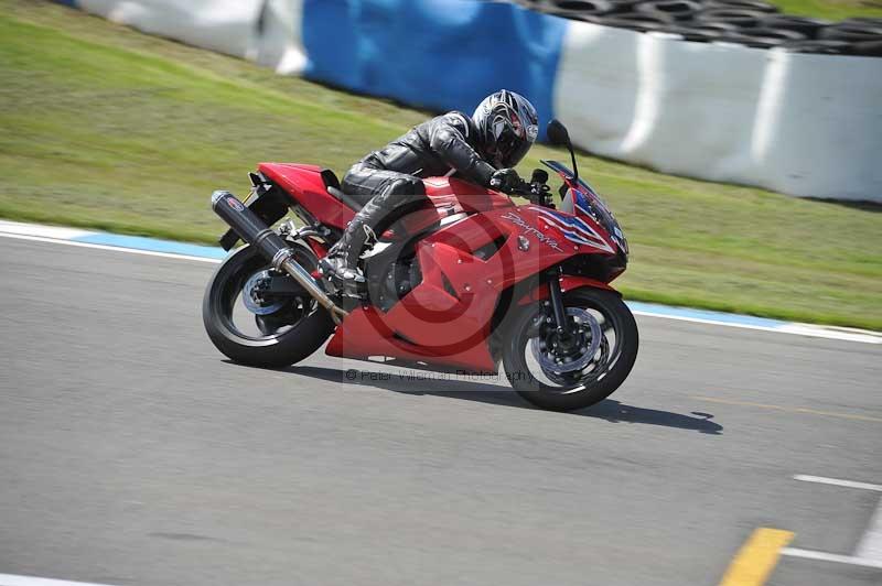 Motorcycle action photographs;donington;donington park leicestershire;donington photographs;event digital images;eventdigitalimages;no limits trackday;peter wileman photography;trackday;trackday digital images;trackday photos